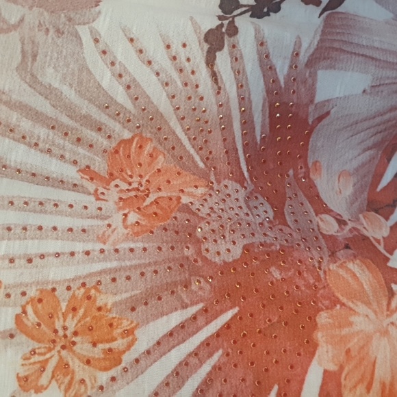 Essentials tee - Picture 2 of 4